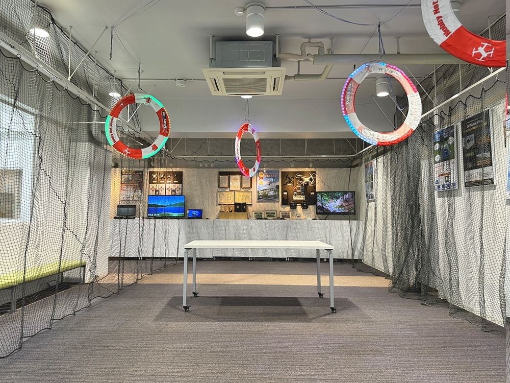 屋内飛行場 ドローンフィールドAKIBAの画像